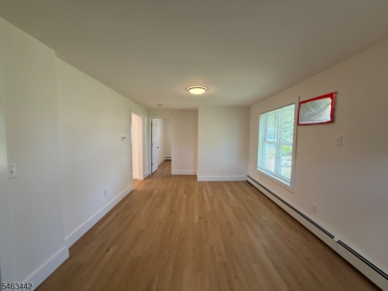 391 Hollywood Ave - Photo 4
