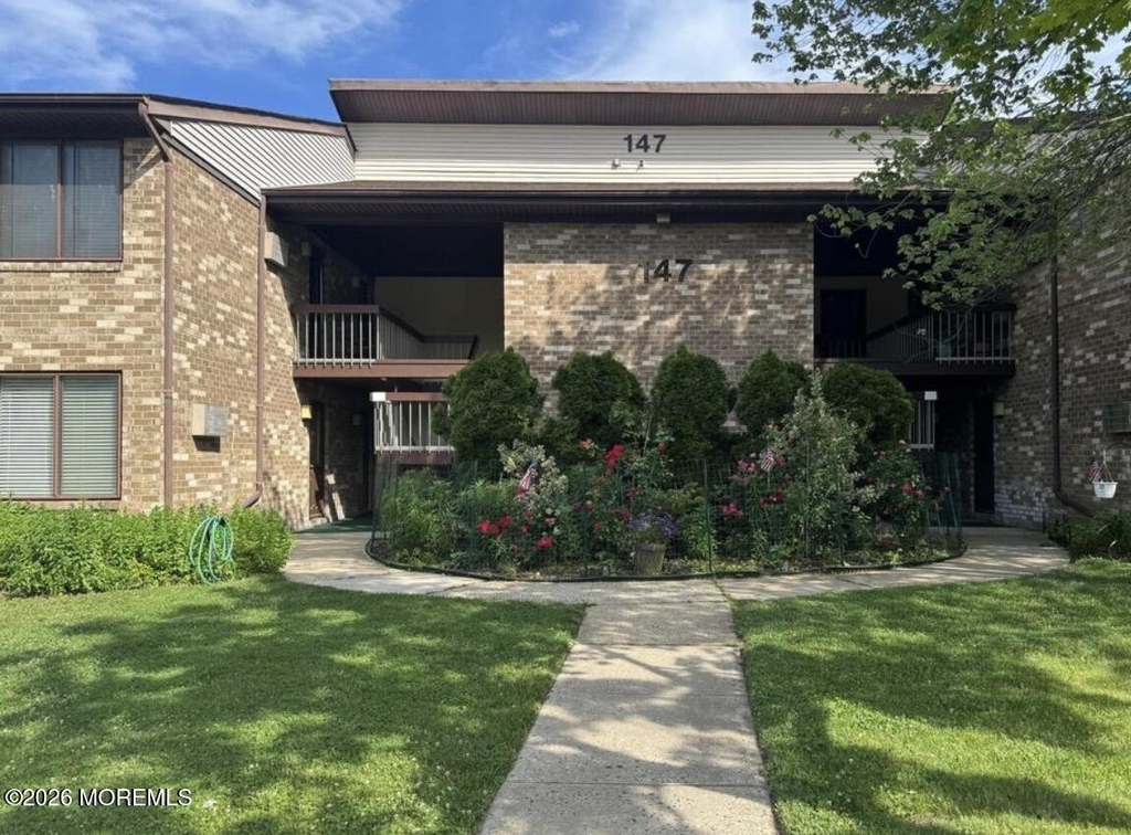147 Amberly Drive - Photo 8