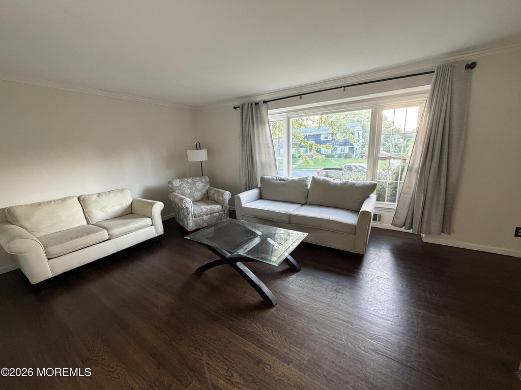 6 Roslyn Drive - Photo 2