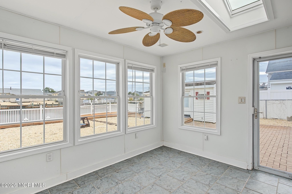 137 E Susquehanna Drive - Photo 32