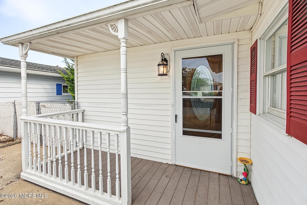 137 E Susquehanna Drive - Photo 4