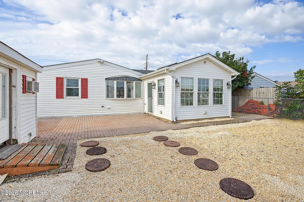 137 E Susquehanna Drive - Photo 38