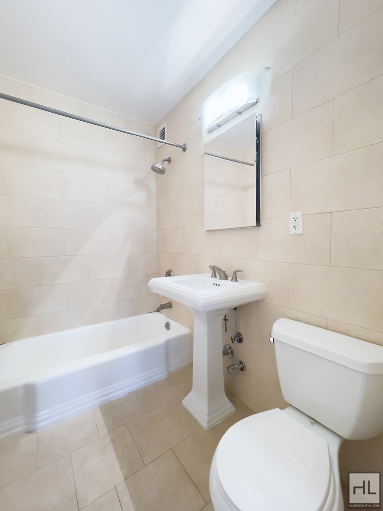 East 65th Street - Photo 7