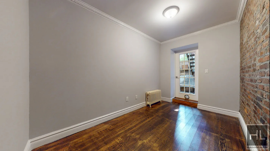 West 14th Street - Photo 4