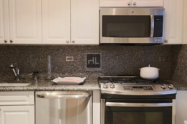 East 75th Street - Photo 0