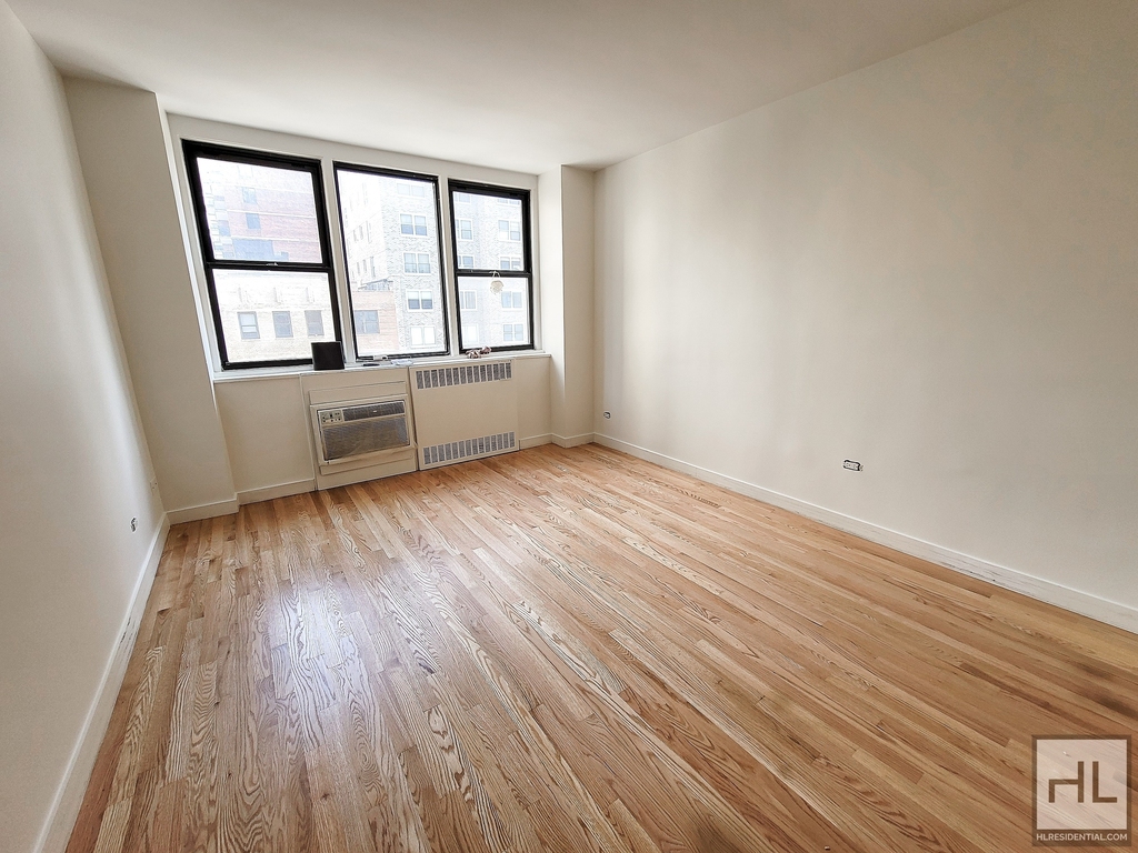 East 79th Street - Photo 0