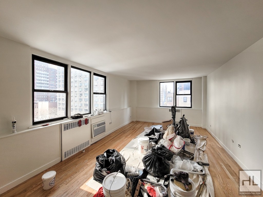 East 79th Street - Photo 2