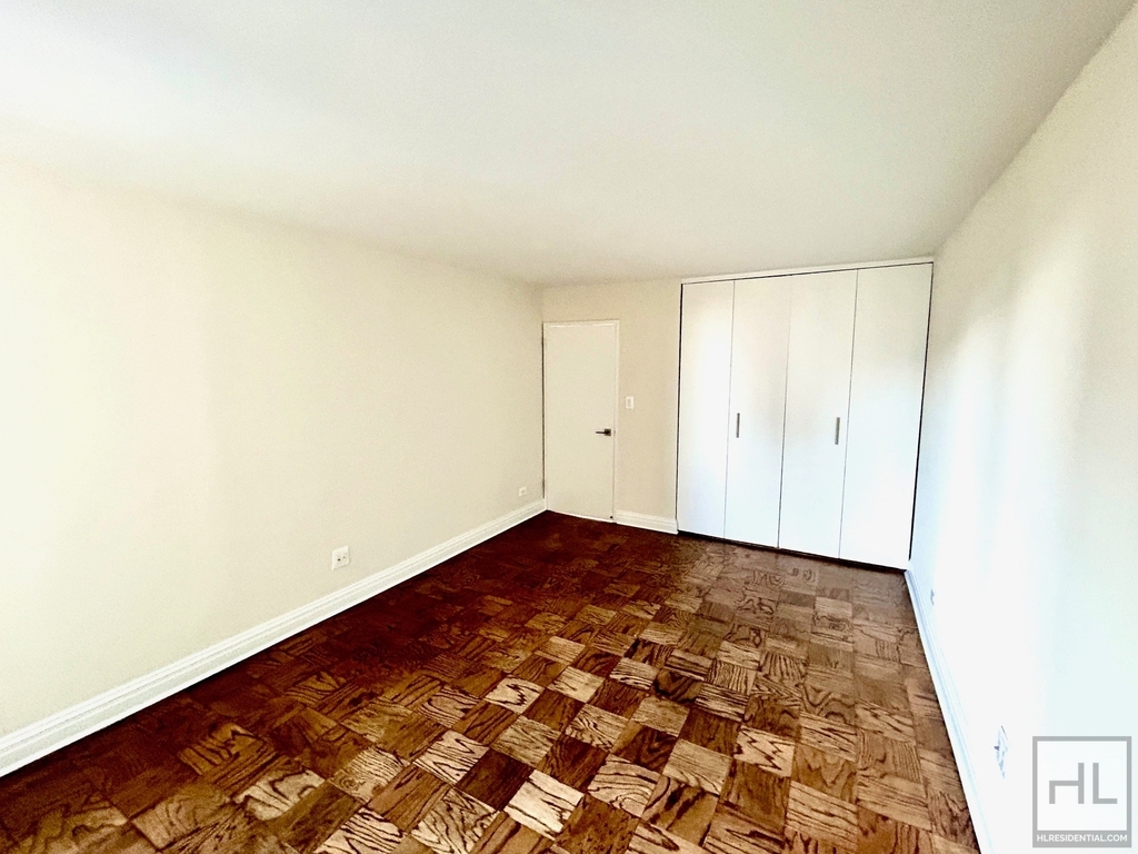 East 71st Street - Photo 3