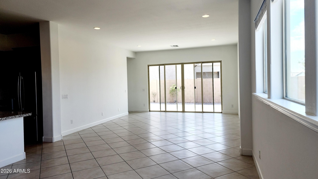 5603 N 194th Avenue - Photo 3