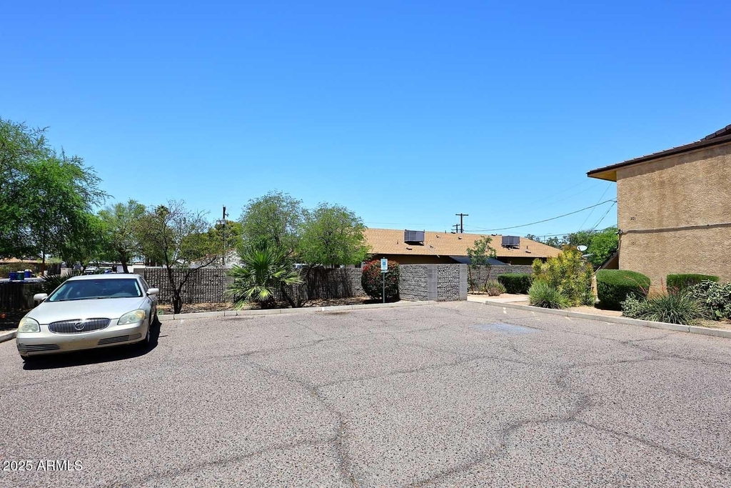 532 W 9th Street - Photo 24