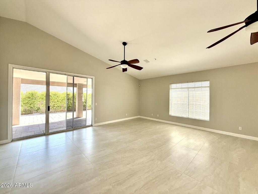 11815 E Clinton Street - Photo 9