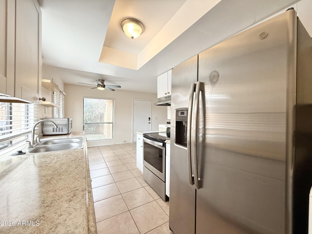 10402 N 10th Street - Photo 4