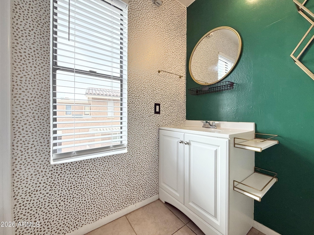 10402 N 10th Street - Photo 10
