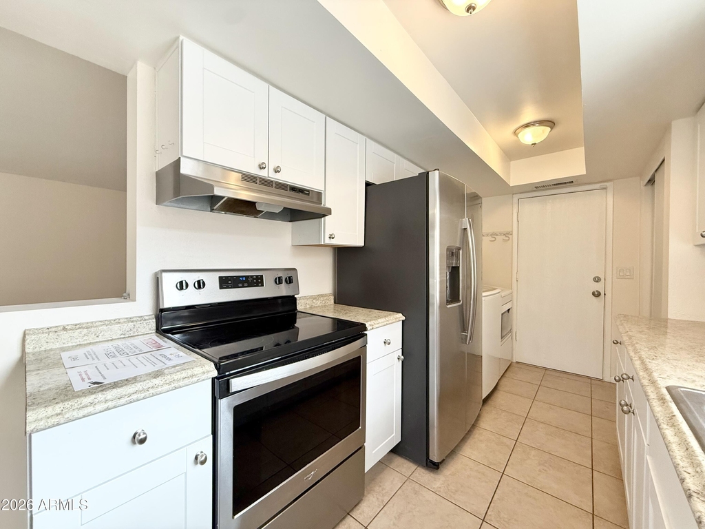 10402 N 10th Street - Photo 2