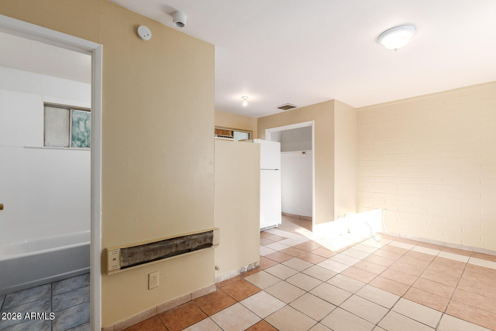 320 N 20th Avenue - Photo 4