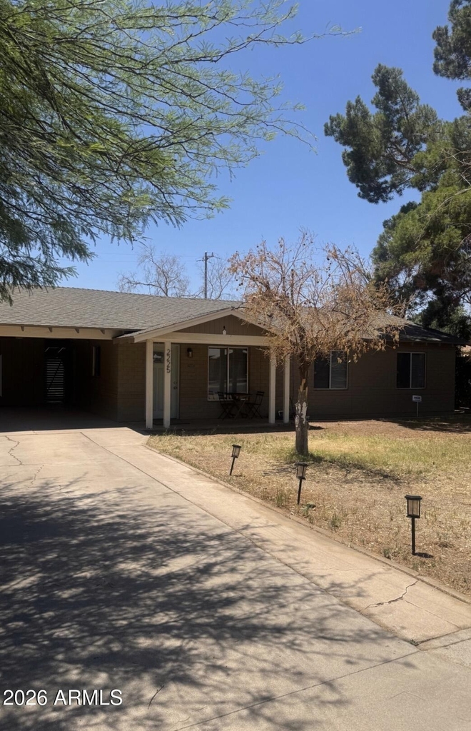 2225 W Whitton Avenue - Photo 0