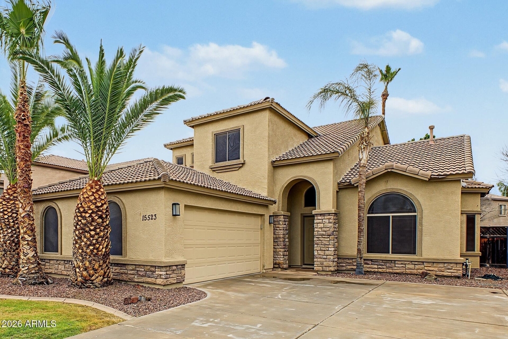 15523 W Central Street - Photo 0