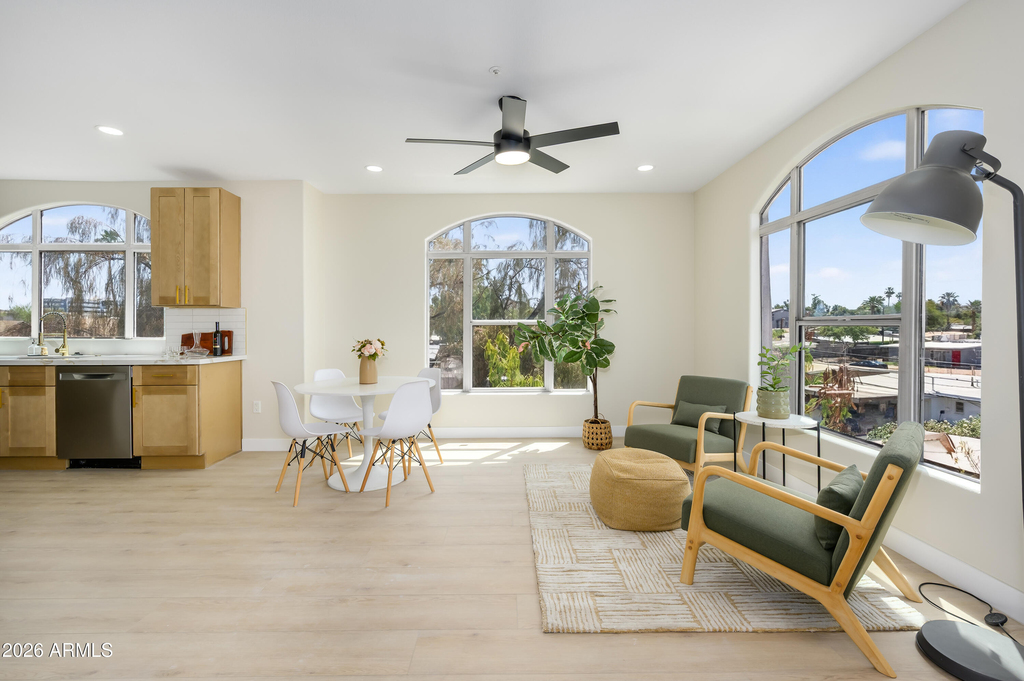 1081 W 1st Street - Photo 3