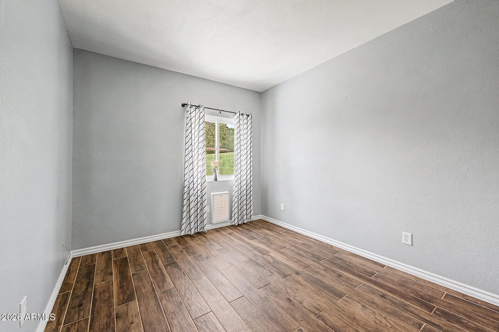 803 E Cochise Drive - Photo 16