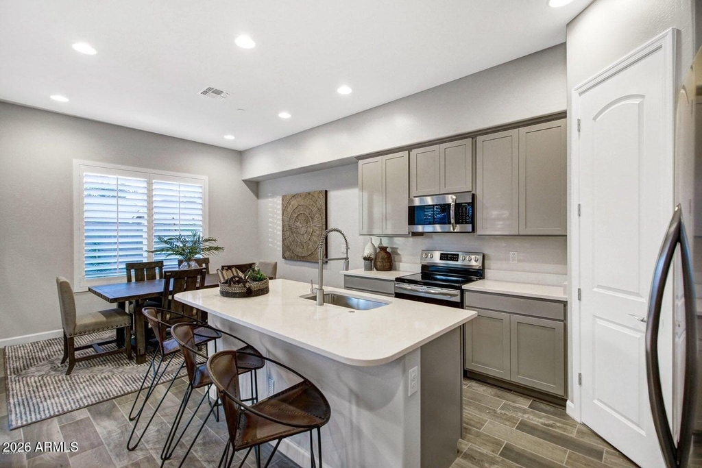 1825 N 43rd Terrace - Photo 2