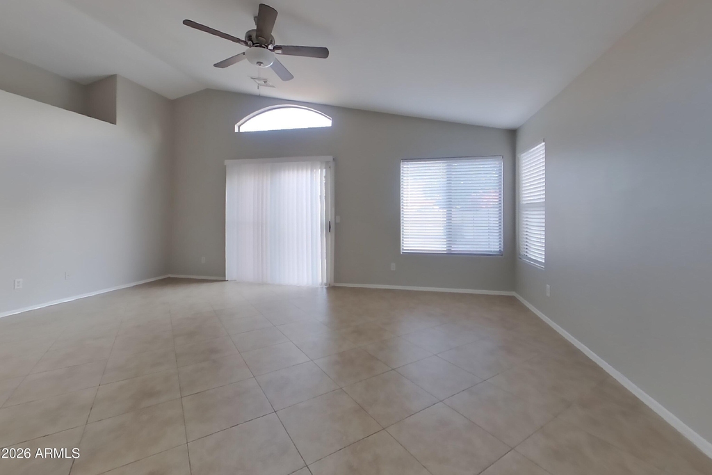 1612 E Barbarita Avenue - Photo 2