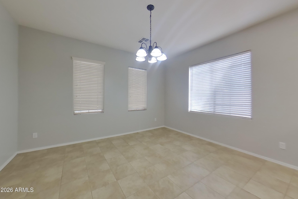 45209 W Miraflores Street - Photo 4