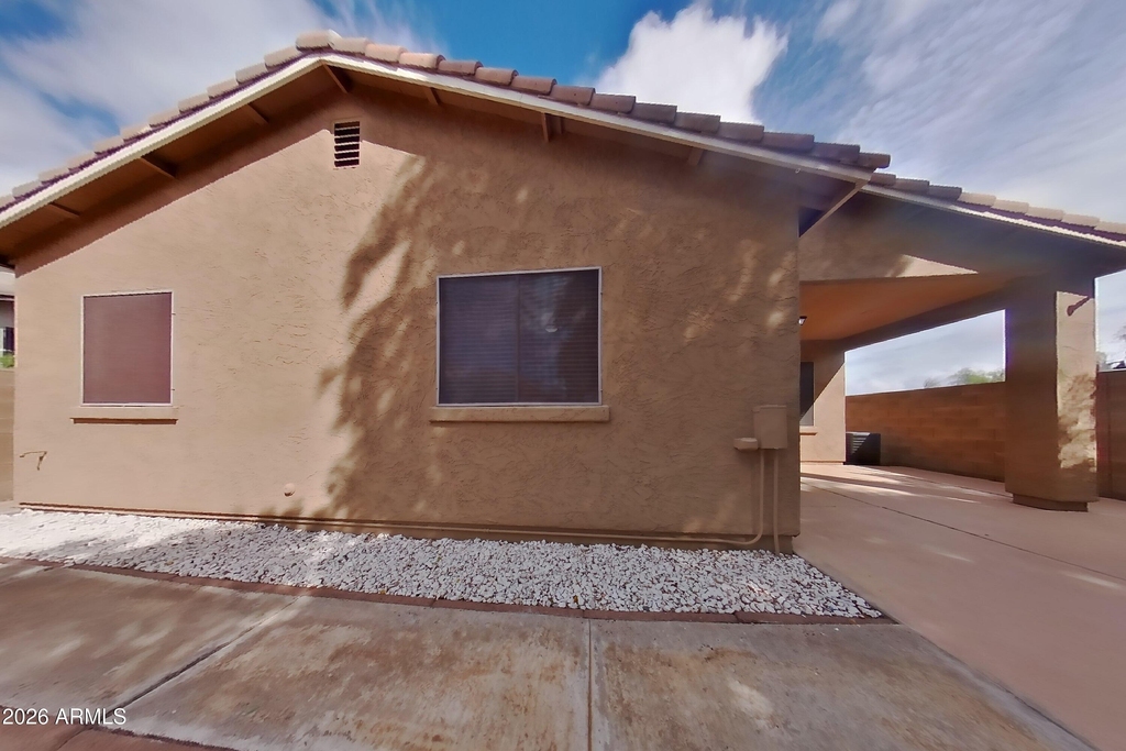 45209 W Miraflores Street - Photo 14