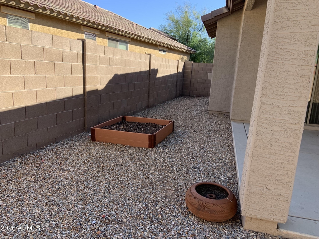 15246 W Jefferson Street - Photo 18