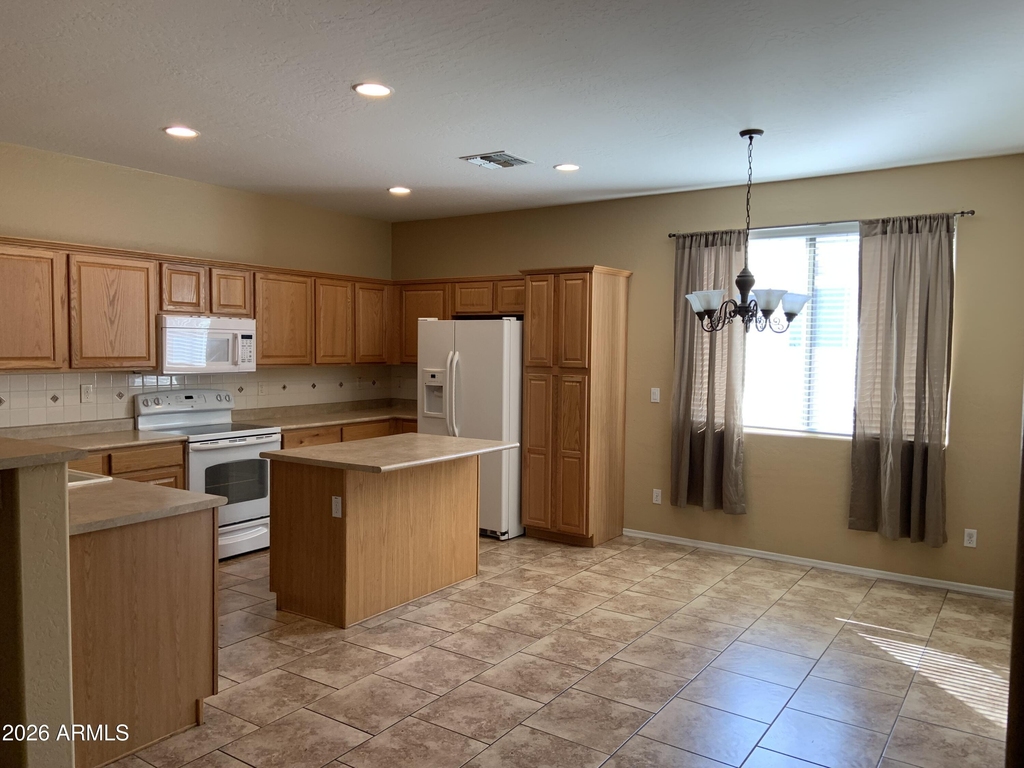 15246 W Jefferson Street - Photo 1