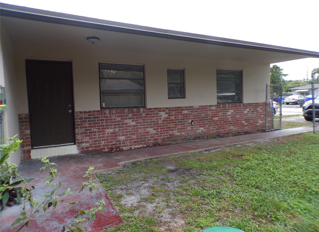 1505 N 57th Terrace - Photo 3