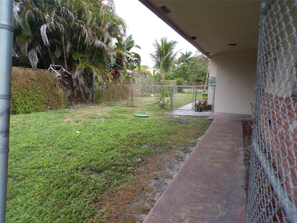 1505 N 57th Terrace - Photo 2
