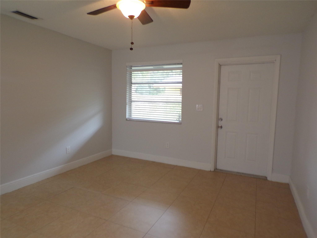 1505 N 57th Terrace - Photo 4