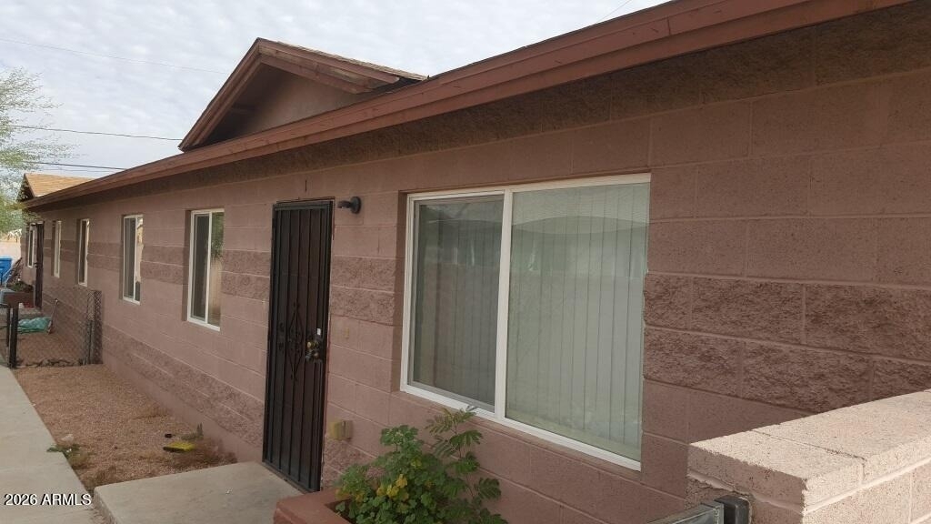 2602 E Southgate Avenue - Photo 0