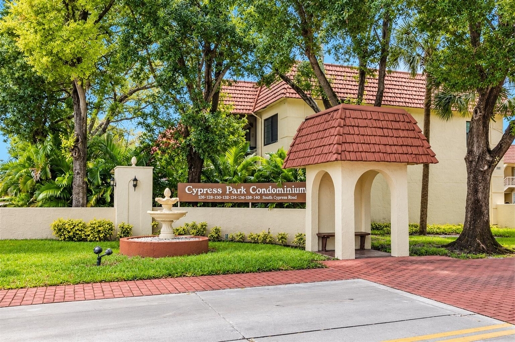 138 S Cypress Road - Photo 31