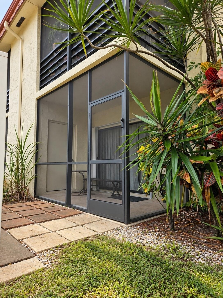 138 S Cypress Road - Photo 18