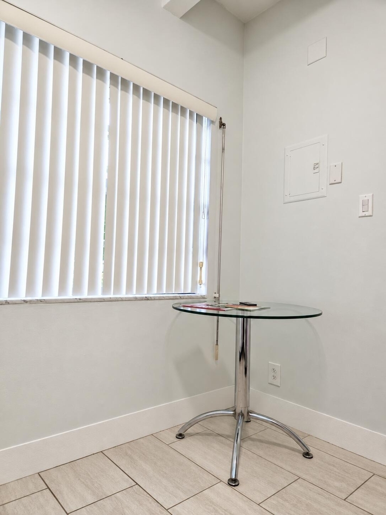 138 S Cypress Road - Photo 4