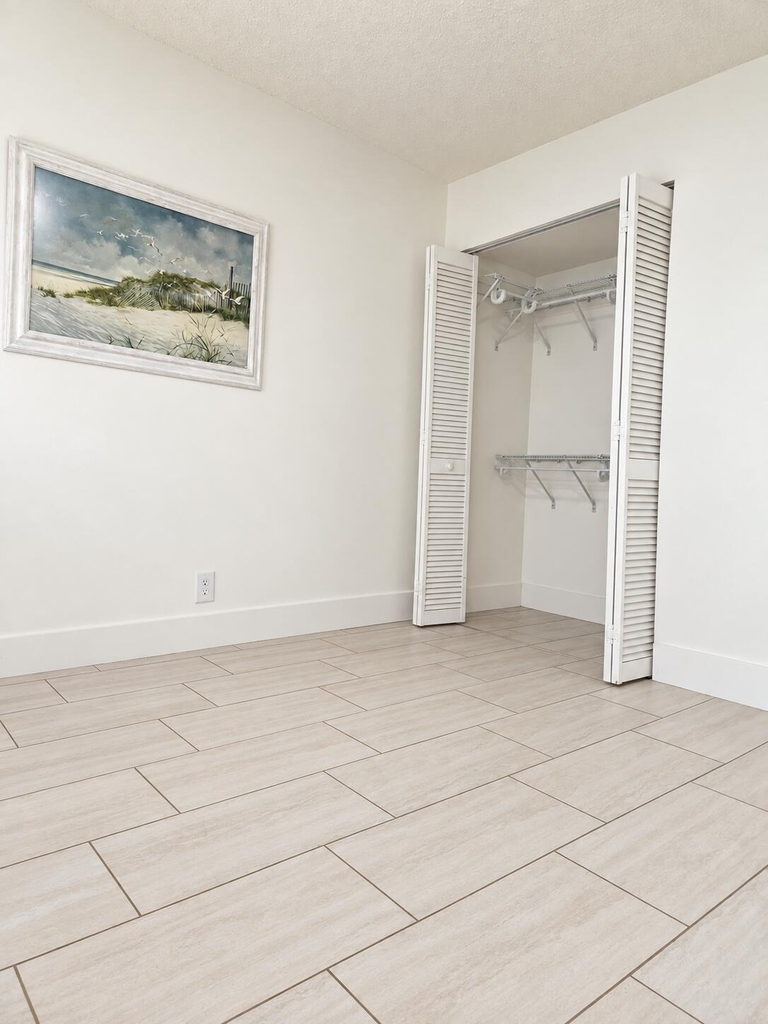 138 S Cypress Road - Photo 14