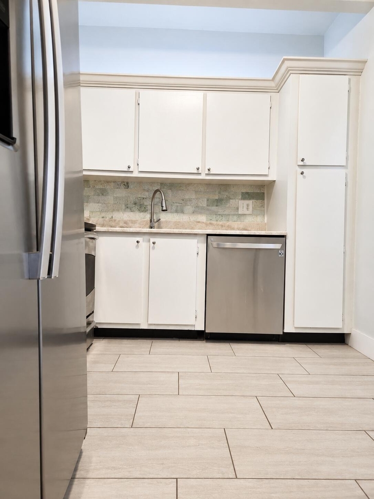 138 S Cypress Road - Photo 3