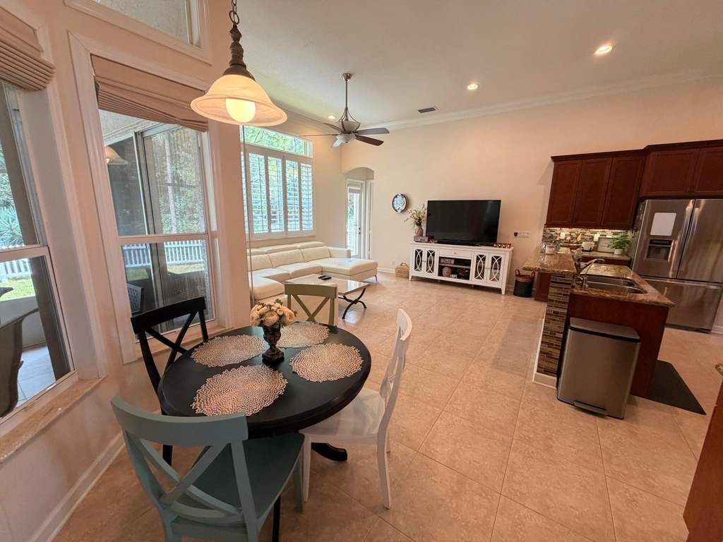 403 Nw Lyndhurst Court - Photo 8