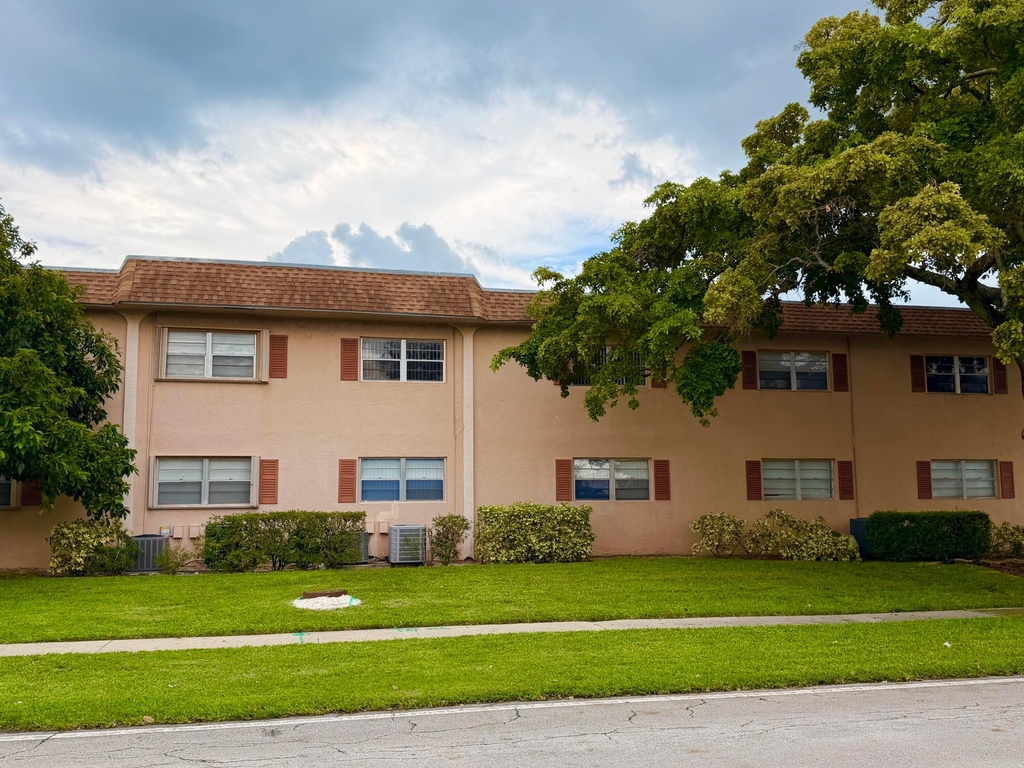 650 Sw 2nd Avenue - Photo 14