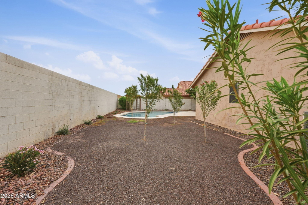 9941 W Tonopah Drive - Photo 31