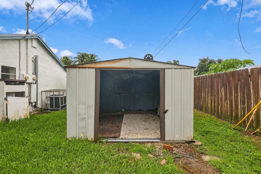 120 Pleasant Place - Photo 24