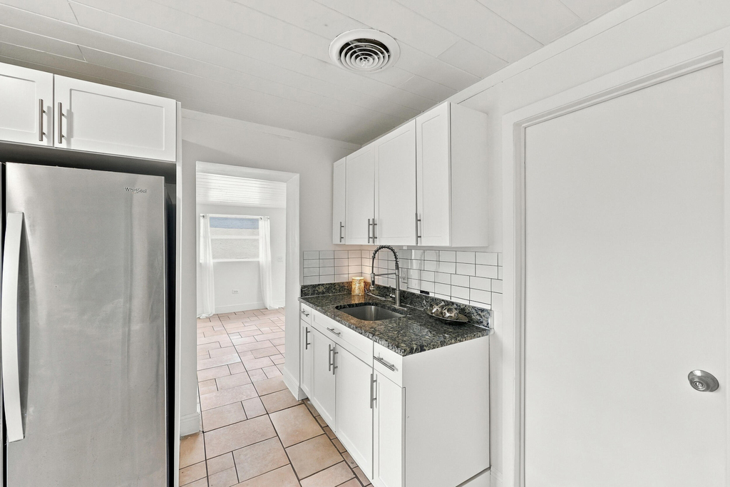 120 Pleasant Place - Photo 16