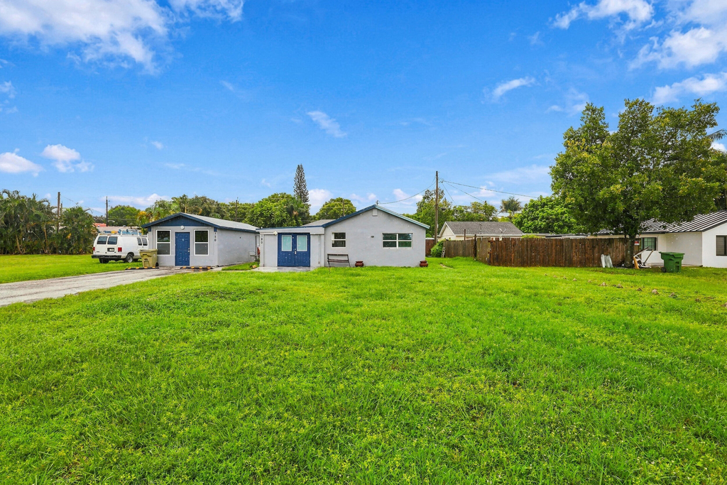 120 Pleasant Place - Photo 1