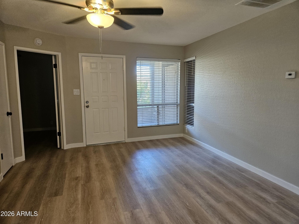 520 W Hononegh Drive - Photo 3