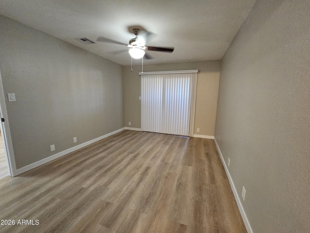 520 W Hononegh Drive - Photo 15