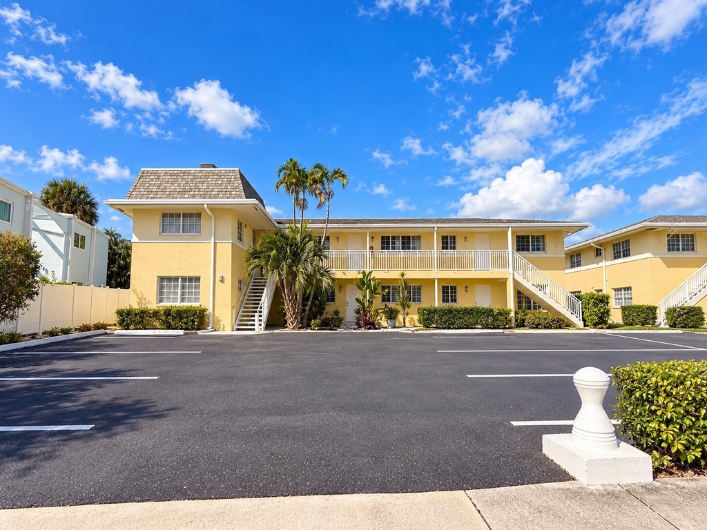 405 Southwind Drive - Photo 1