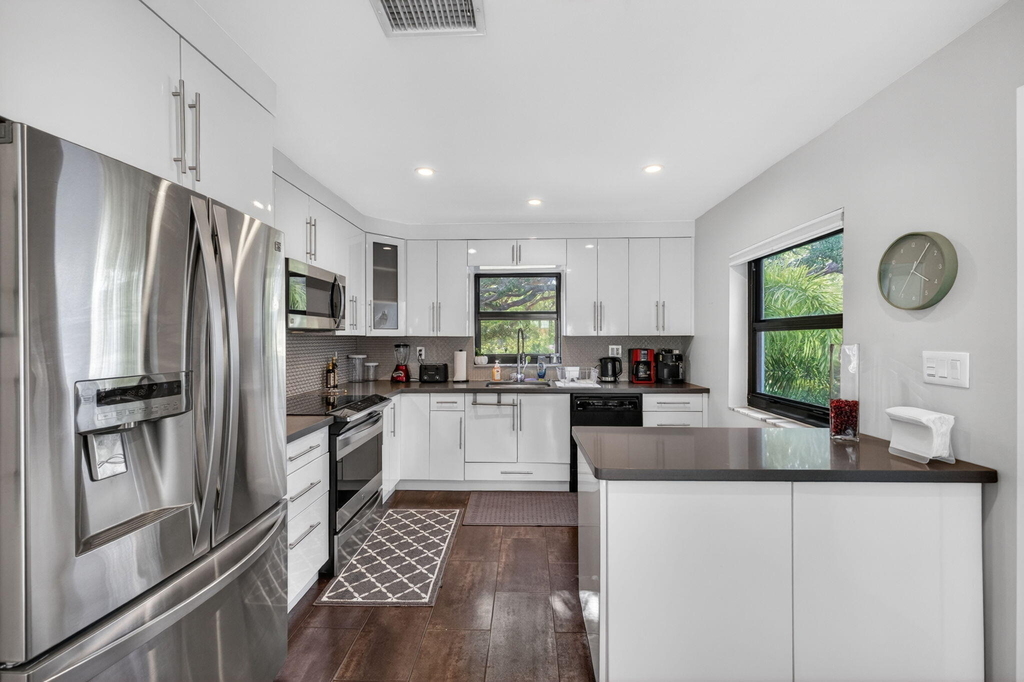 3250 Ne 12th Street - Photo 14