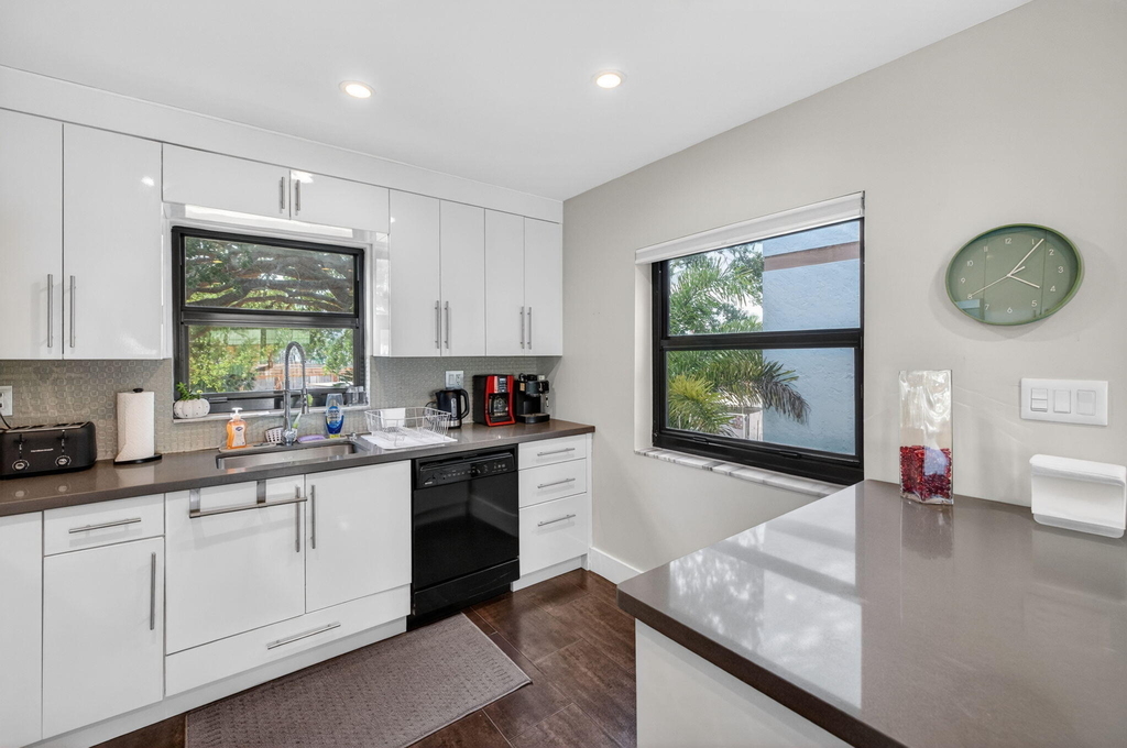 3250 Ne 12th Street - Photo 15