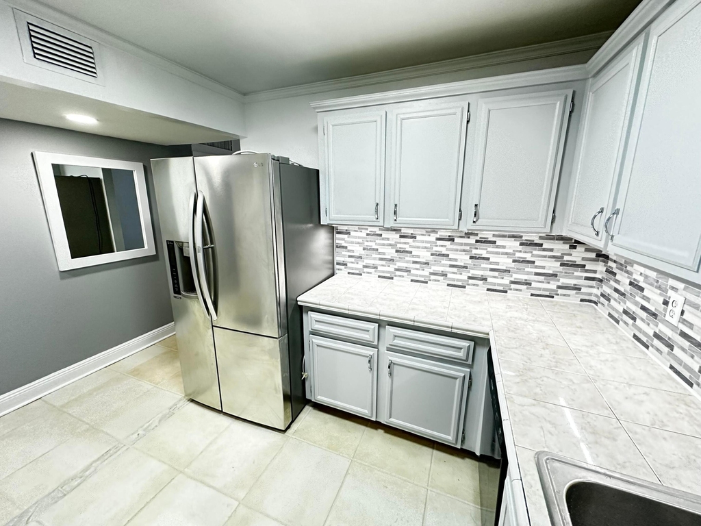 5050 Nw 7th Street - Photo 4